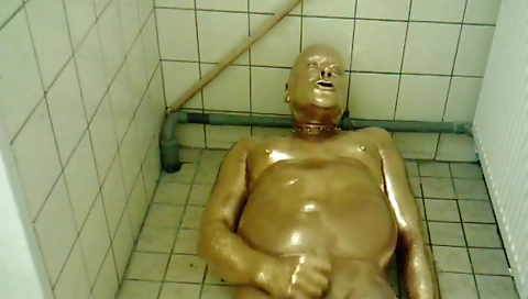 Hotie enjoys playing with her boyfriend