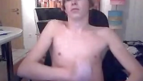 Hawt babe fucked by a huge cock