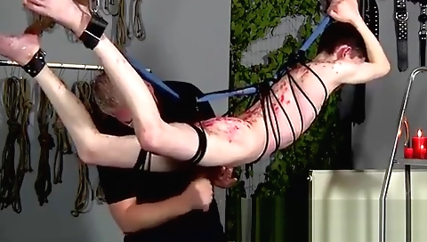 Blonde cutie with perfect ass gets