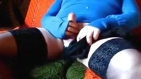 Mature couple fucks on the bed