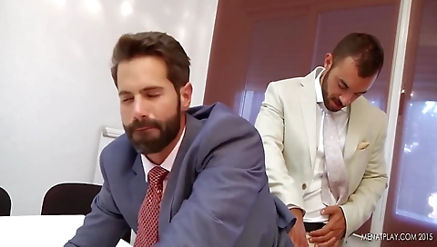 Short haired girl take fratal anal fucking