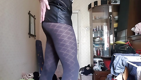 Sexy young slut loves to fuck