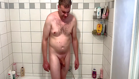 Shaky ass, alex av model in hot tub with backwards