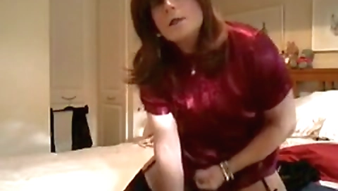 Sexy brunette hair shows off her face