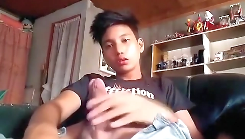 Sexy girlfriend gets her pussy eaten