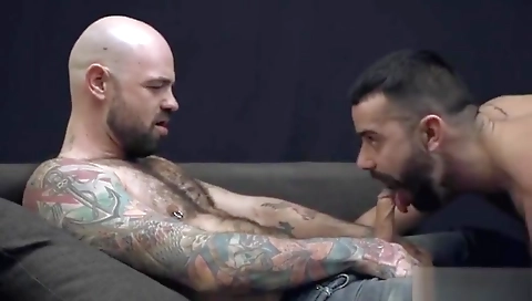 Sexy blondie has her pussy in the kitchen