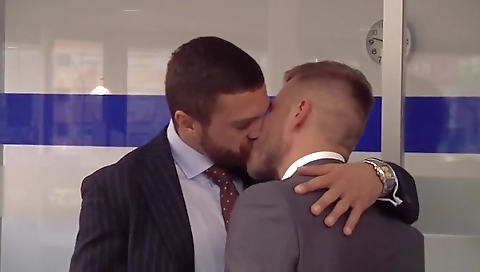 Hawt couple fucking in the kitchen