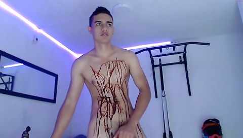 Sexy babe loves to fuck with her pussy