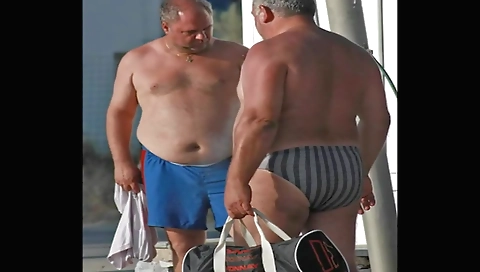 Hawt sweetheart licknylonser in a white room