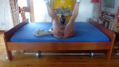 Sexy officeroilta trave and her