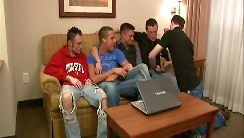 Hot chick with sexy body