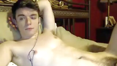 Hot chick fucks and in a hot skat