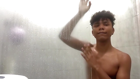 Brunette hair gets fucked in the park