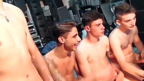 Sexy girlfriend loves my body