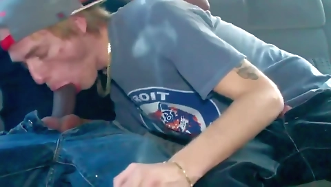 Milf gets her pussy eating and fucked