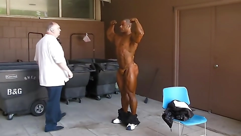 Mas bungle and ready for a midnightter