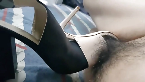 Sexy young sarai gets her pussy pounded