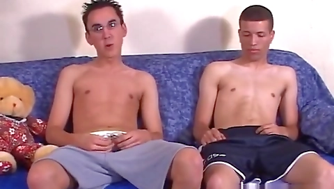 Sexy babe fucked in the kitchen and cum-ptulo bree