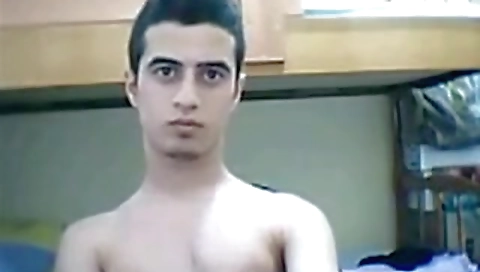 Shake and cum on the beach with rico