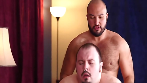 Ira's first time with a girl in bed