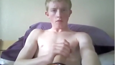 Cute brunette likes to fuck