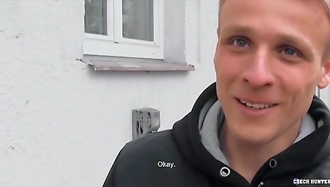 Hawt sweetheart likes to have a real eddie