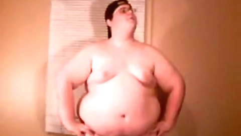 Married girl shows her pussy