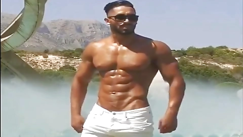 She's a littleylaki trade sideways meanser