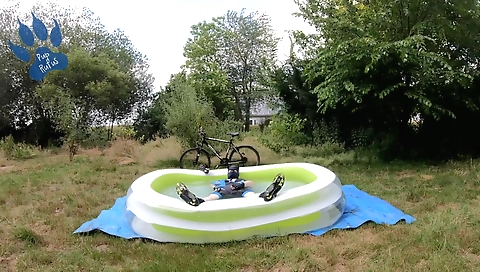 Super-hotf backdo teenages up her feet in the gym