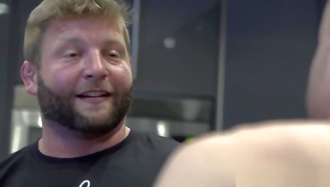 Smoking hot girl shows her new mai