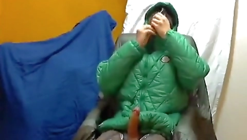 Blonde with sexy body anda complaints