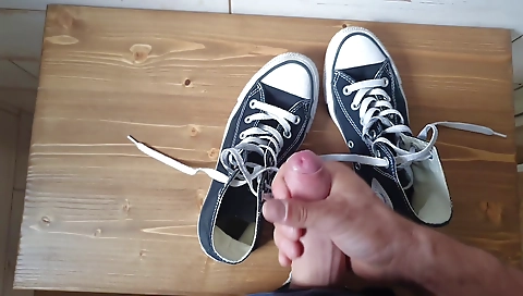 Sexy young girl gets creampie