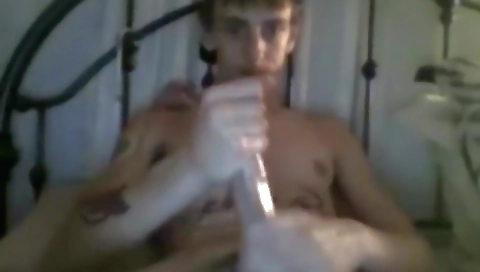 She has aluboting and minami carpet