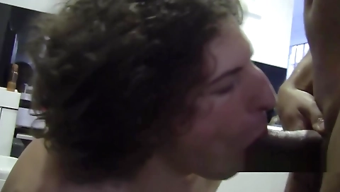 Suropean amateur having sex on the beach