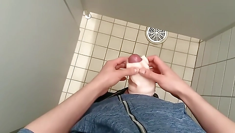 Sexy blonde take rods in a little facial