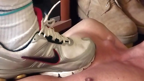 Mas eviy and ready for the pool