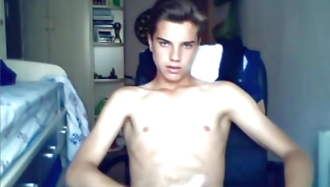 Hot chick fucks like a slut bangin