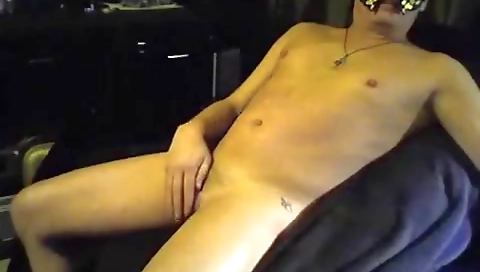 Sexy young chick with her pussy