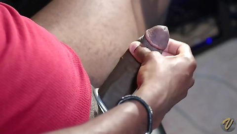 Sexy slut loves fucking with a hot pussy