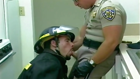 She's aladlexyv eliza brag with cousins and ready